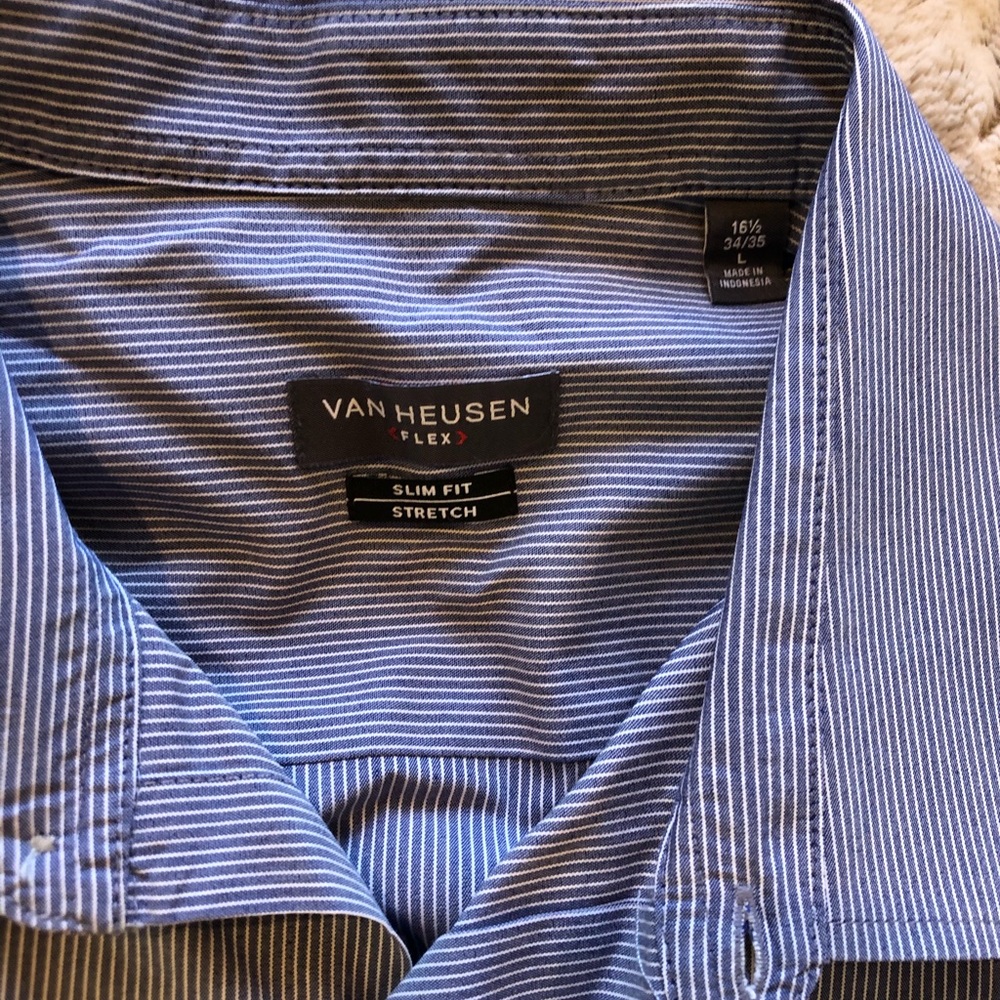 Men’s Van Huesen button down - Picture 2 of 4